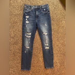 Women’s Skinny Distressed Jeans